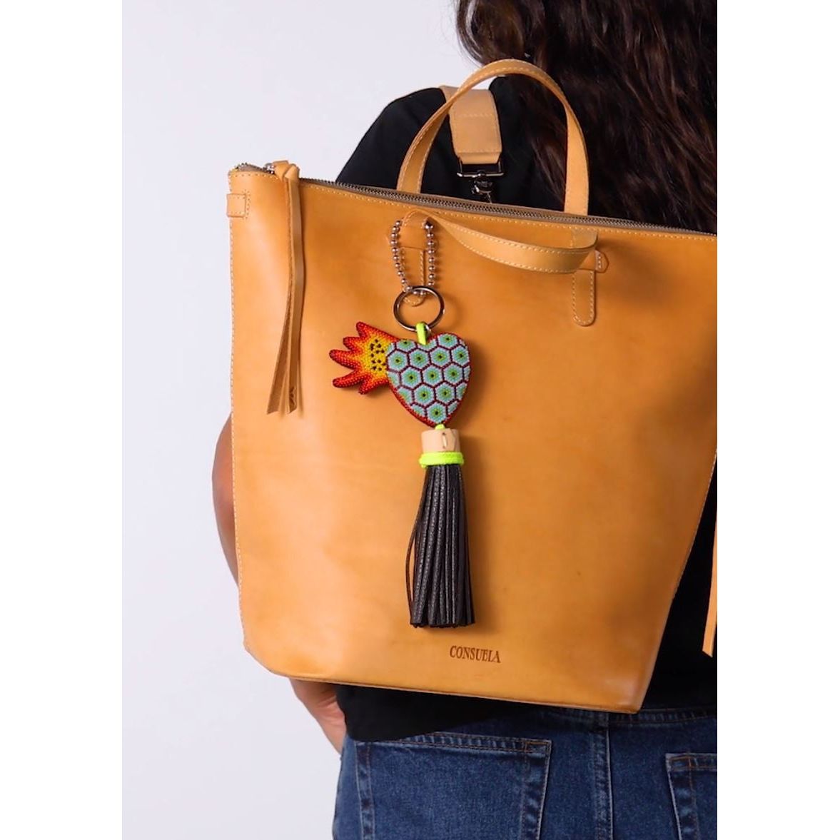 Consuela Deseo Charm