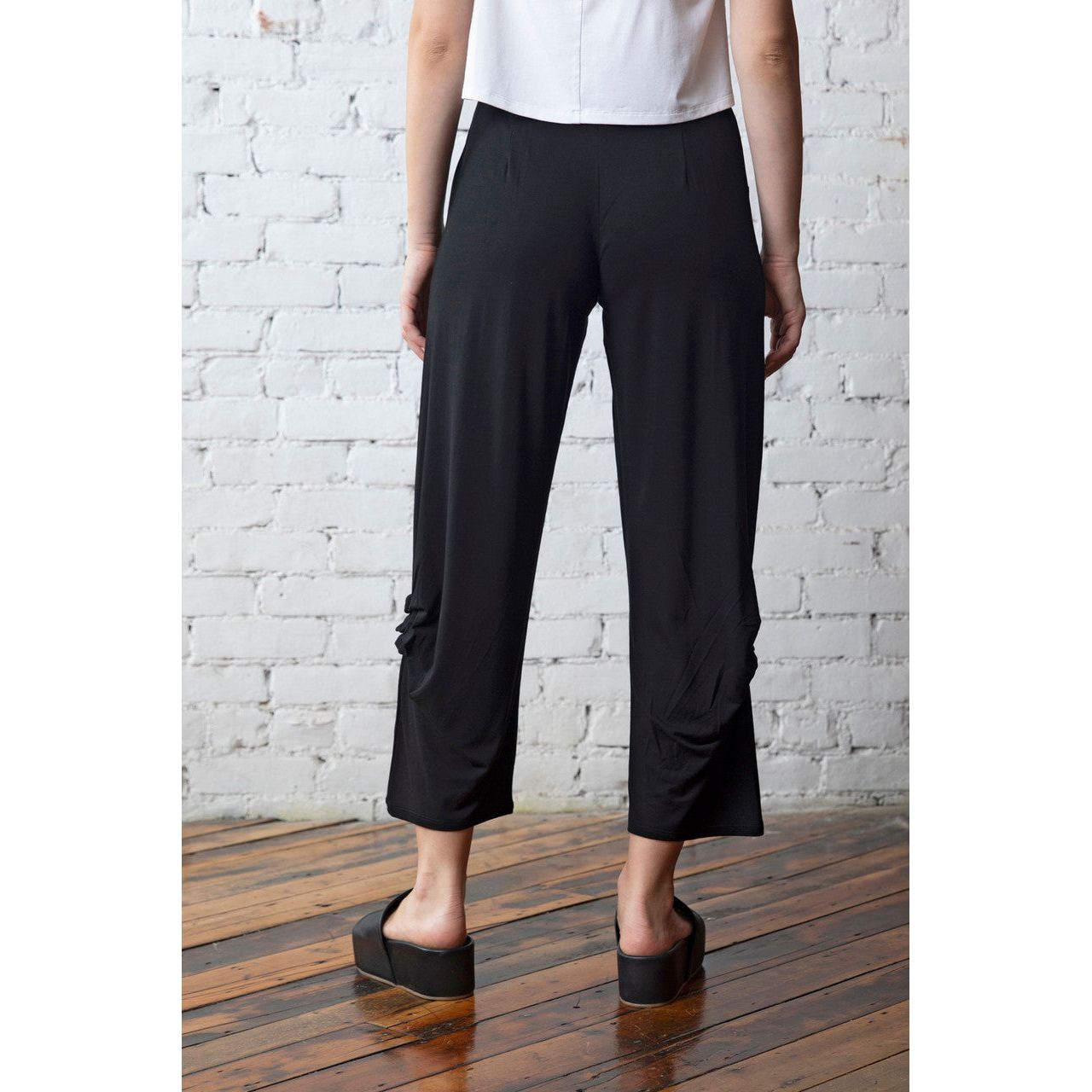 Olivia by Habitat Foundation Knits Side Pleat Pocket Pant (BLK)