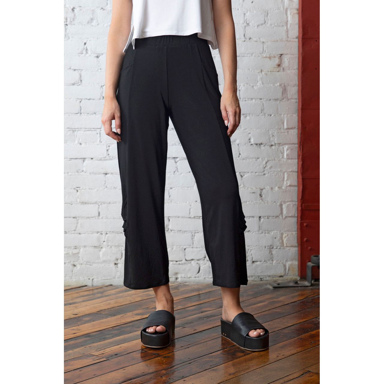 Olivia by Habitat Foundation Knits Side Pleat Pocket Pant (BLK)