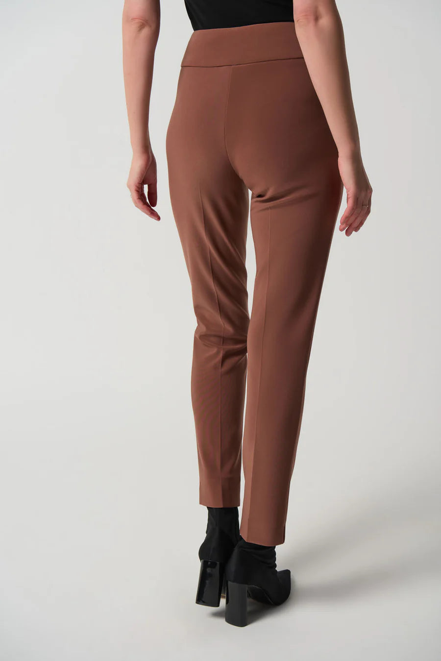 Joseph Ribkoff Classic Tailored Slim Pant (144092)(Toffee)