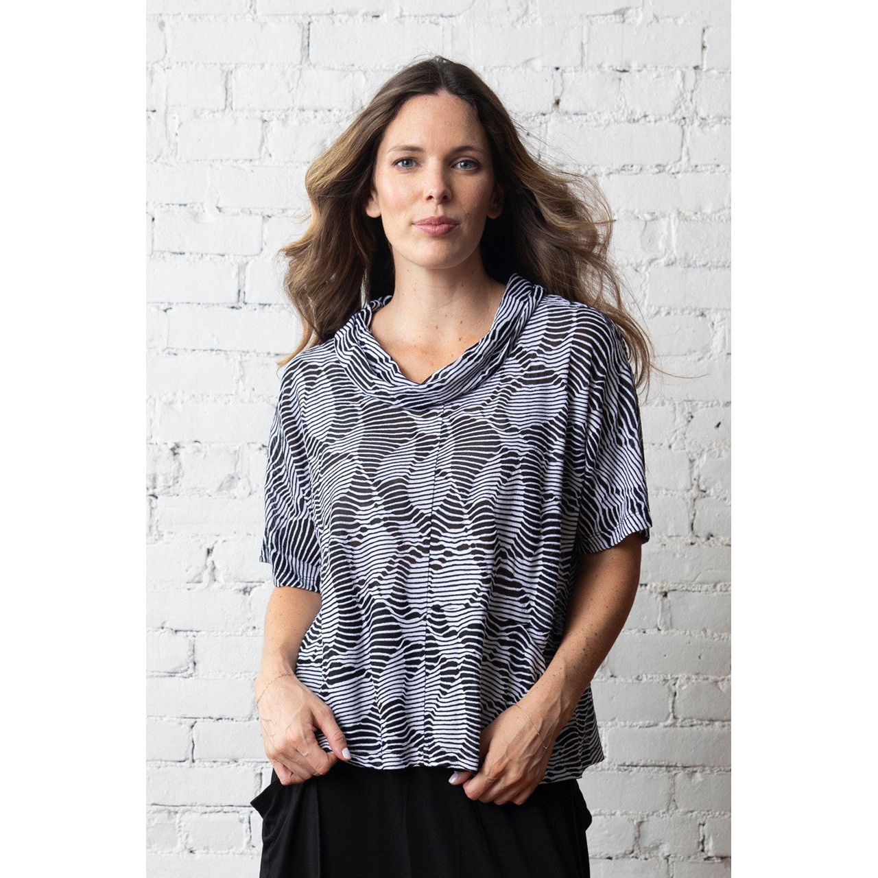 Olivia by Habitat Ivy League Print 1/2 Sleeve Pull-Over (BLK)