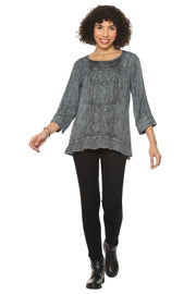 Parsley & Sage Vintage Wash Tiffany Tonal Embroidery Top  (Graphite)(23F581C)