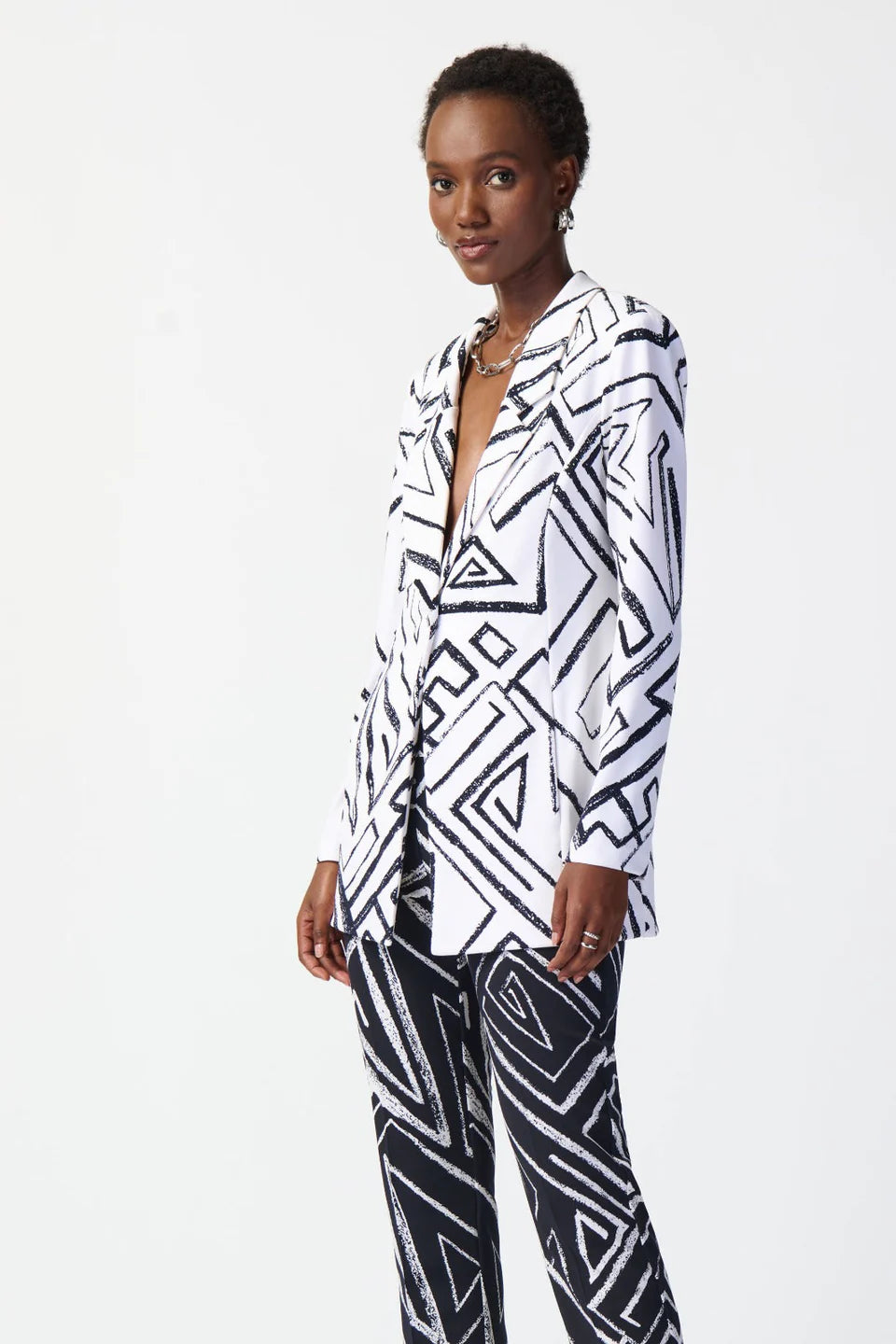 Joseph Ribkoff  Blazer (241034)(Vanilla/Midnight)(size 14)