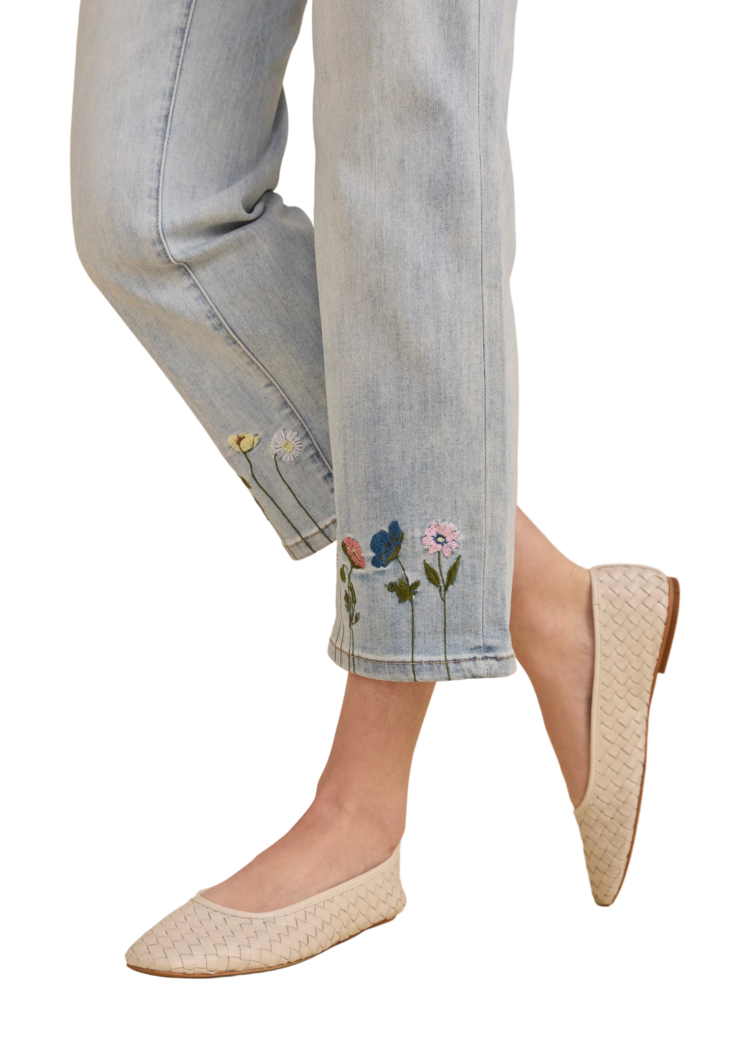 FDJ French Dressing Pull-on Straight Leg Embroidered  Crop Jean (2489669)(Light Wash)