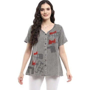 Parsley & Sage Zelda Applique Short Sleeve Silver Top