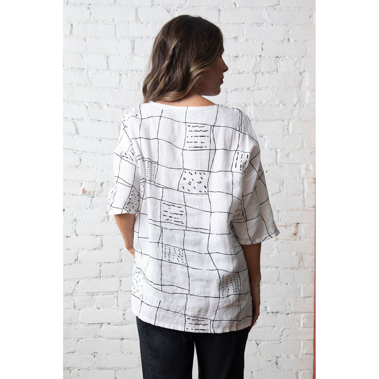 Olivia by Habitat Linen Grid Print Dolman Top (WHT)