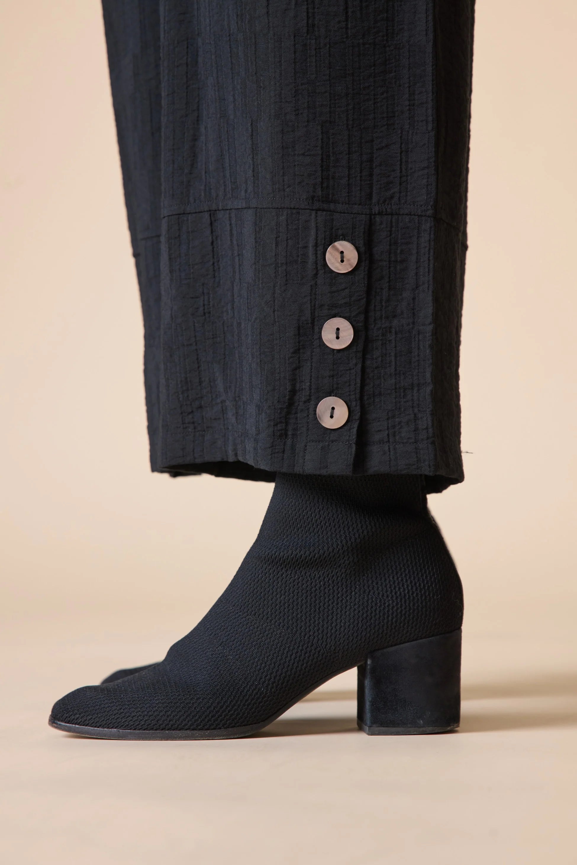 Habitat Rayon Jacquard 3- Button Hem Pant (30778) (Black)