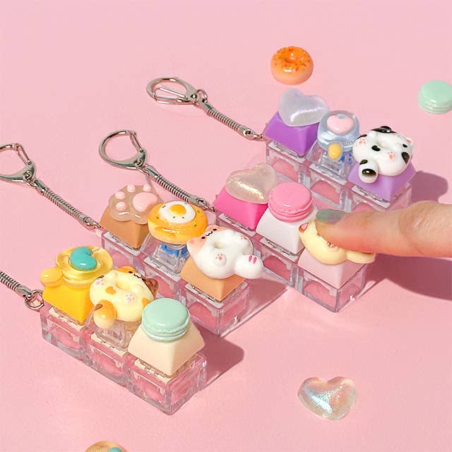 DIY Keyboard Keychain Kit – Clickable 3-Keycap Set!