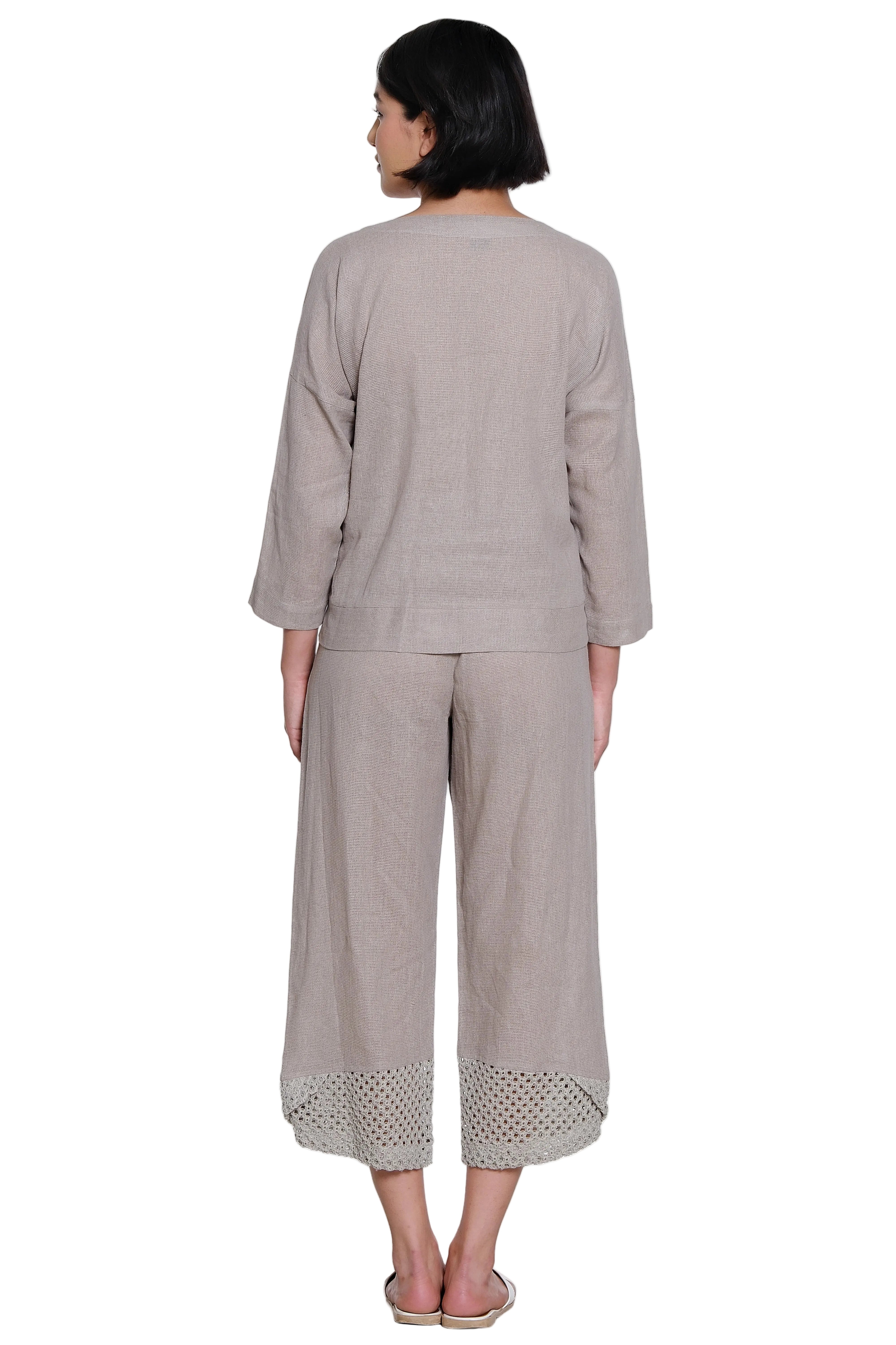 Ali Miles Woven Elastic Waist Pull On Crop Pant (A36715PM) (Latte)