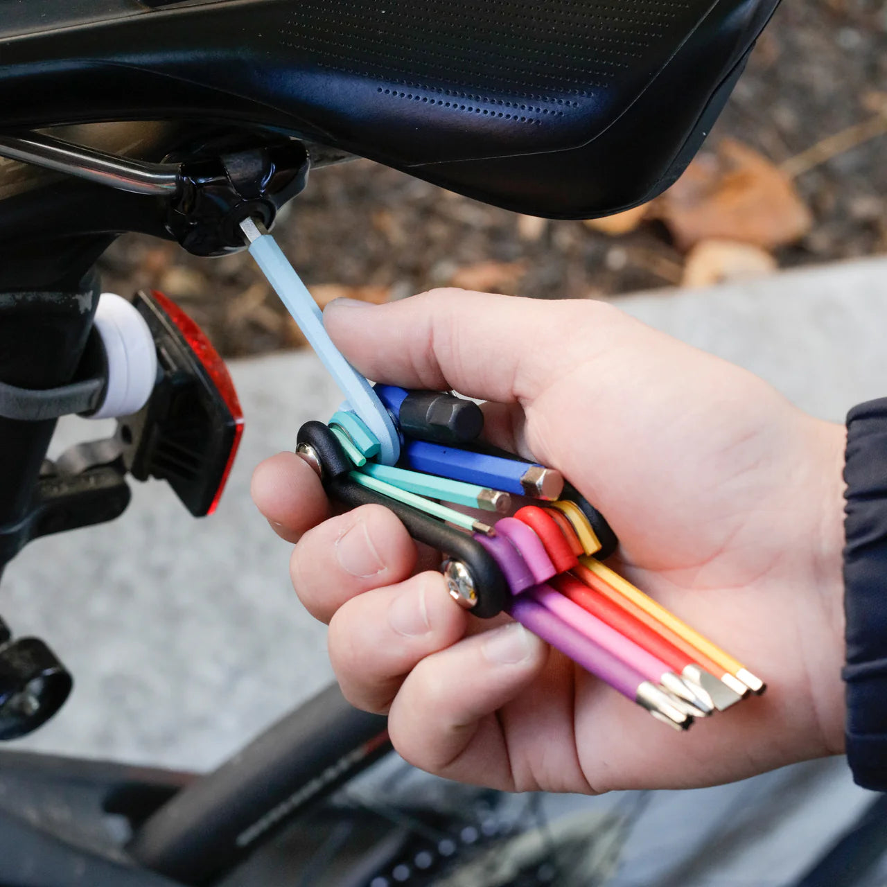 Kikkerland Rainbow Multi-Tool
