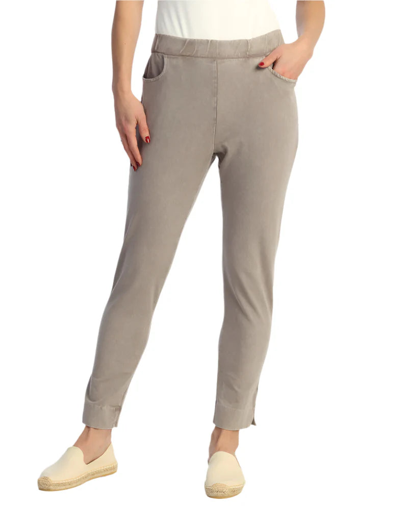 Jess & Jane Slim Scoop Pockets Split Ankle Pant (M132)