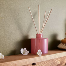 Thymes Magnolia Willow Fragrance Diffuser (4oz)