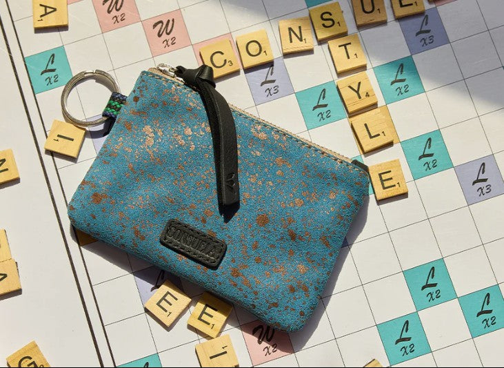 Consuela Nilo Pouch